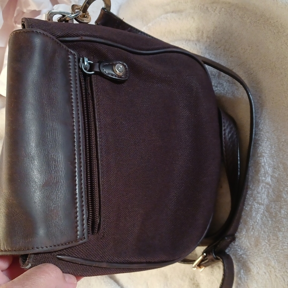 Liz Claiborne Small Brown Crossbody Bag - Picture 8 of 11